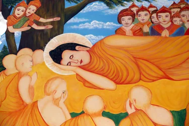 Chua Tu Quang boeddhistische tempel. Liggende Boeddha schilderij. Na 45 jaar de Dharma te hebben onderwezen, ging de Boeddha over in Parinirvana. Vung Tau. Vietnam
