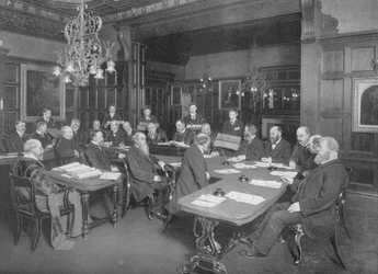 Hof van de Cutlers Company: het werk van hun leerlingen onderzoeken, Londen, 1902-1903