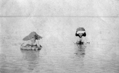 De Tigris rivier oversteken op opgeblazen geitenhuiden, 1918
