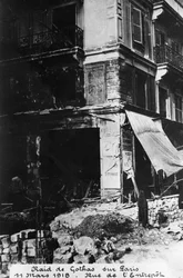 Schade na een aanval door Duitse Gotha-bommenwerpers, Parijs, 11 maart 1918