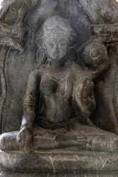 Nationaal museum van India, Delhi. Gaja-Lakshmi (olifanten die water over godin Lakshmi gieten). Pala, 9e eeuw n.Chr. Bihar. Steen. (detail). India.
