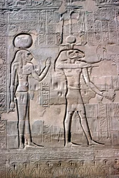 Detail van een reliëf van Sekhmet en Knum, Tempel van Khnum, Ptolemeïsche en Romeinse periodes