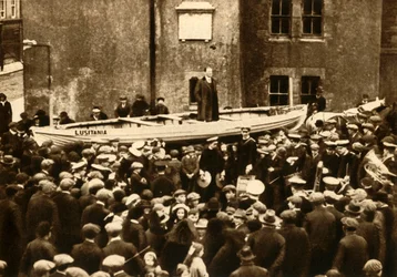 Dr. Macaura...toespreken van een wervingsbijeenkomst, ca. 1915, 1933