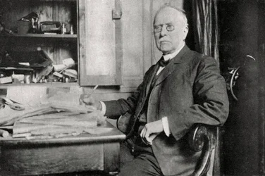 Edouard Branly, Franse natuurkundige, 1900