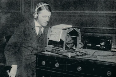 Elektriciteit transformeert de gedrukte wereld in geluid voor blinden, ca. 1935