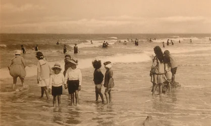Kinderen in bad, ca. 1900