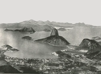 Ingang van de Baai vanaf de top van Corcovado, Rio de Janeiro, Brazilië, 1895
