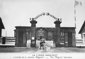 Ingang van de Maginot-kazerne, Maginotlinie, Frankrijk, ca. 1935-1940