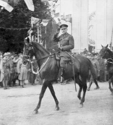 Veldmaarschalk Sir Douglas Haig tijdens de overwinningsparade, Parijs, Frankrijk, 14 juli 1919