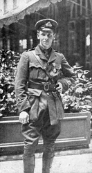 Flight-Lieutenant Rex Warneford VC, Britse piloot