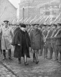 Franse president Raymond Poincaré en koning George V, december 1914