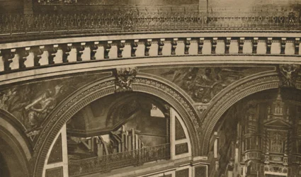 Van kroon tot basis van Londens enorme kathedraal: De fluistergalerij, ca. 1935