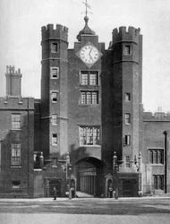 Poortgebouw van St James