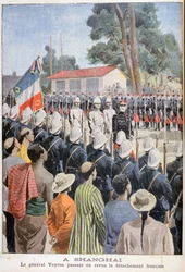 Generaal Voyron inspecteert Franse troepen, Shanghai, 1900