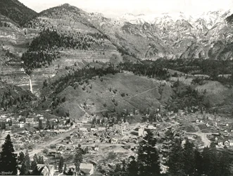 Algemeen uitzicht op Ouray en de Rockies, VS