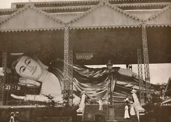Gigantische liggende figuur van Boeddha, Pegu, 1900