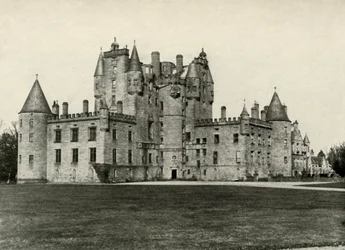 Glamis Castle, het voorouderlijk huis van koningin Elizabeth, 1937