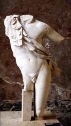 Grieks standbeeld van een mannelijk torso, 5e eeuw v.Chr.