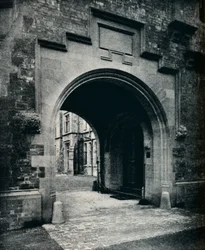 Grizedale Hall, Lancashire: Boog in toren naar Porte-Cochere, ca. 1911