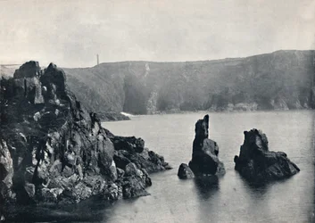 Guernsey - Moulin Huet Bay, met de Hond en Leeuw Rotsen, 1895