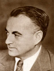 Guy Reginald Bolton, Brits schrijver van Broadway musical komedies, 1933