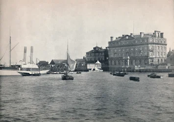 Harwich - De Kade en Great Eastern Hotel, 1895