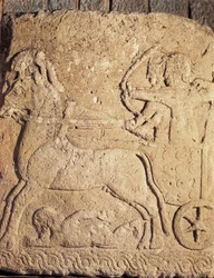 Hettitische kunst: jachtscène. Laag reliëf op steen, oudheid.