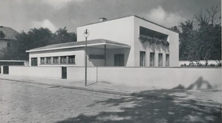 Huis in Boekarest door Rudolf Frankel, 1942