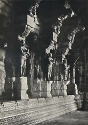 Binnenkant van een Hindoe-tempel, Ceylon, 1926
