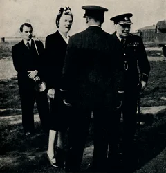 Inspectie van R.A.F. Vestiging, 1940s, 1945
