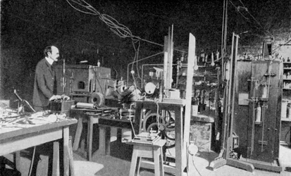 JJ Thomson, Britse natuurkundige, aan het werk in het Cavendish Laboratorium, Cambridge