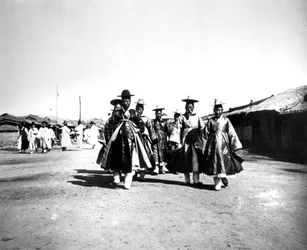 Japanse ambtenaren, Korea, 1900
