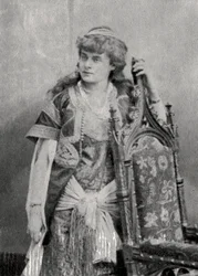 Julie Feyghine, Franse actrice, 1881