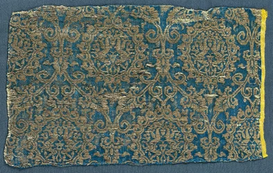 Lampas met hazen in ogivaal patroon, 1300s