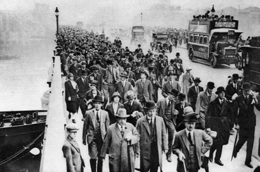 Spitsuur op de London Bridge, Londen