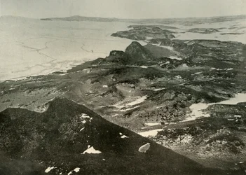 Kijkend naar het noorden richting Kaap Royds, c1908, 1909