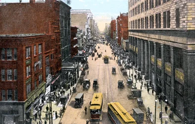 Uitzicht naar het oosten langs Market Street vanaf City Hall, Philadelphia, Pennsylvania, VS