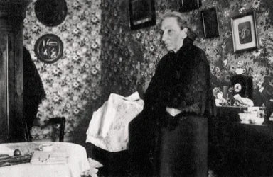 Louise Michel, Franse onderwijzeres, medisch werker en anarchist, 1899