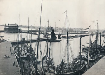 Lowestoft - De Haven en Parade, 1895