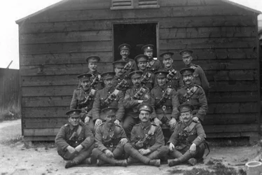 Hoofdwacht, Koninklijk marine depot, Fleet House en Archcliffe Fort, Dover, c1916