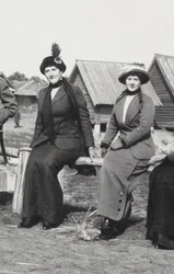 Maria Evgenyevna Golovina, secretaresse van Rasputin en Julia Alexandrovna Den