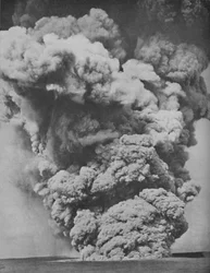 Mephitische Wolk Uitgebraakt uit de Mond van Kilauea