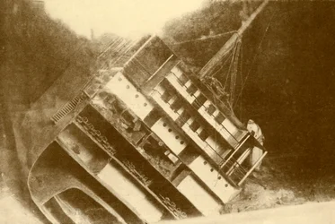 Model dat de Laurentic toont zoals ze oorspronkelijk lag, 120 voet onder het oppervlak, ca. 1930