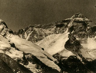 Mount Everest vanaf het basiskamp, ca. 1918-1939