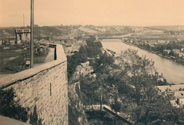 Namen. Tourelle des Guetteurs en samenvloeiing van Sambre en Maas, c1900