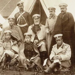 Nikolai Nikolaevich, prins Odoevsky-Maslov in het midden met de officieren van de Life Guard Cava