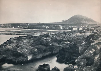 North Berwick - Vanaf de rotsen, met zicht op North Berwick Law