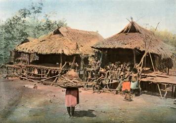 Karapuna. Inheems Dorp, Papoea-Nieuw-Guinea, 1900