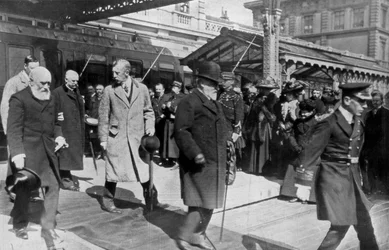 Op weg naar zijn eigen land voor de laatste keer, terugkeer van koning Edward uit Biarritz, 1910
