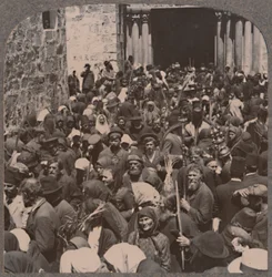 Palmprocessie verlaat de Kerk van het Heilig Graf, ca. 1900